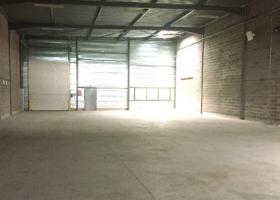 ACTIVITES - ENTREPOTS A LOUER - 62320 - ROUVROY - SURFACE TOTALE : 645 m²