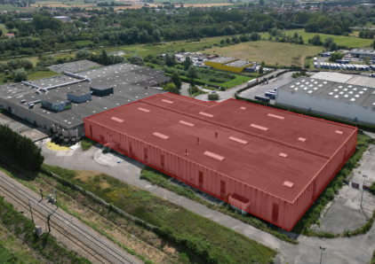 À vendre bâtiment industriel d'environ 12 000 m2 à Nieppe