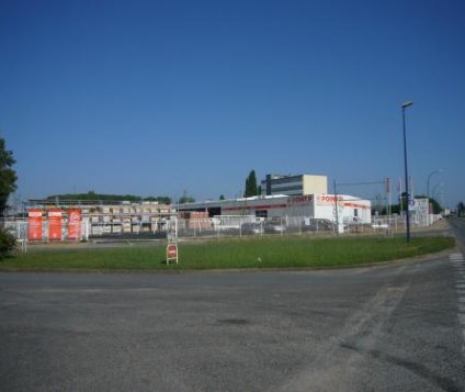 LIBOURNE (33) : LE GROUPE REAUMUR France ACHETE LE POINT P