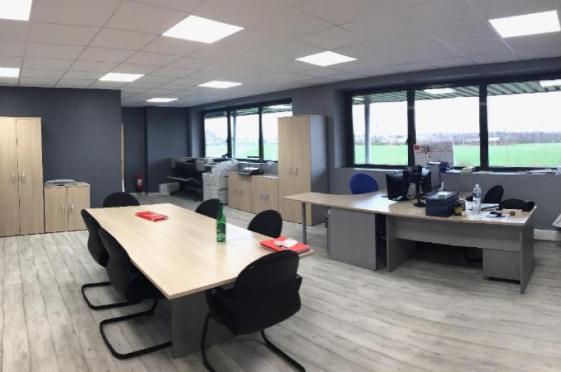 ACTIVITES - ENTREPOTS A LOUER - 62320 - ROUVROY - SURFACE TOTALE : 645 m²