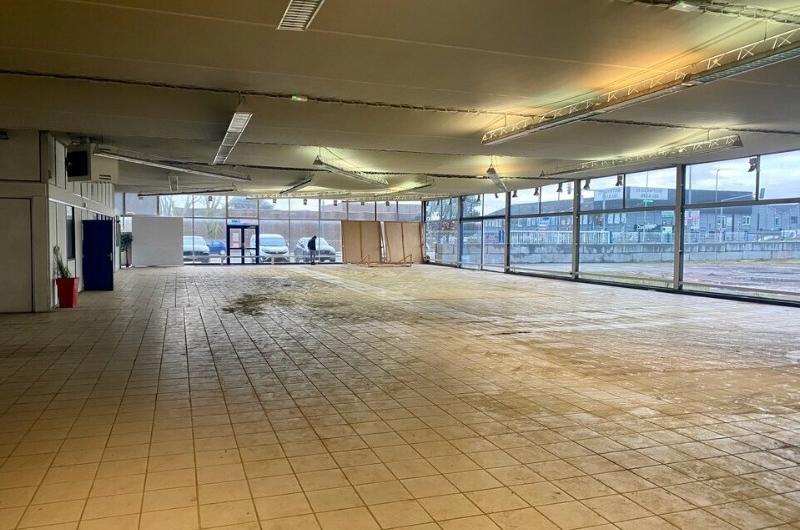 BATIMENT D'ACTIVITE - 2 600 m² - A LOUER - SECLIN  - ZONE INDUSTRIELLE