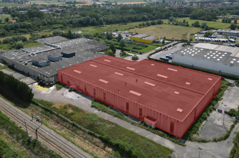 À vendre bâtiment industriel d'environ 12 000 m2 à Nieppe