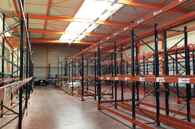 À vendre - Bâtiment de stockage et bureaux à Douai